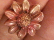 Load image into Gallery viewer, Silicone Mold Flower Daisy used with wax, Candle, gypsum, resin, hot glue, soap, clay, concrete, metal FL7