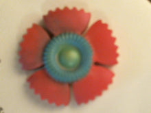Load image into Gallery viewer, Silicone Mold Flower Daisy used with wax, Candle, gypsum, resin, hot glue, soap, clay, concrete, metal