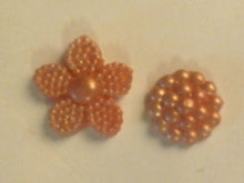 Load image into Gallery viewer, Silicone Mold Flower Daisy used with wax, Candle, gypsum, resin, hot glue, soap, clay, concrete, metal