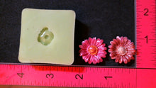 Load image into Gallery viewer, Silicone Mold Flower Daisy used with wax, Candle, gypsum, resin, hot glue, soap, clay, concrete, metal FL4