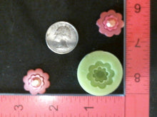 Load image into Gallery viewer, Silicone Mold Flower Daisy used with wax, Candle, gypsum, resin, hot glue, soap, clay, concrete, metal